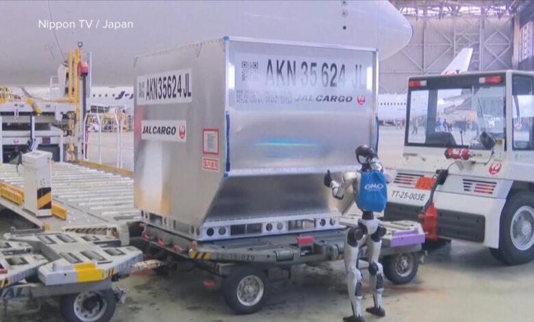 Video Humanoid robots will join baggage handlers at Tokyo’s Haneda Airport