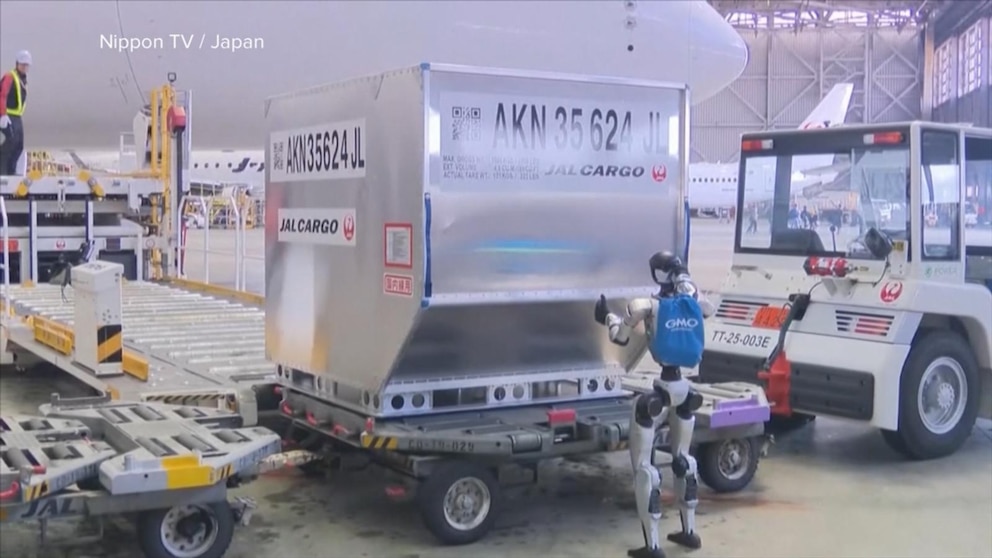 Video Humanoid robots will join baggage handlers at Tokyo’s Haneda Airport