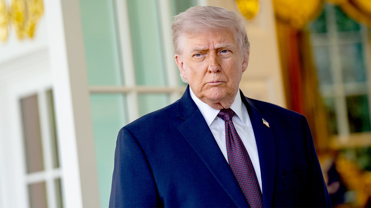 FAA employee charged with allegedly threatening to kill President Trump in email to White House
