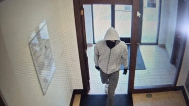 2 employees fatally shot in Kentucky bank robbery, search for suspect continues: State police
