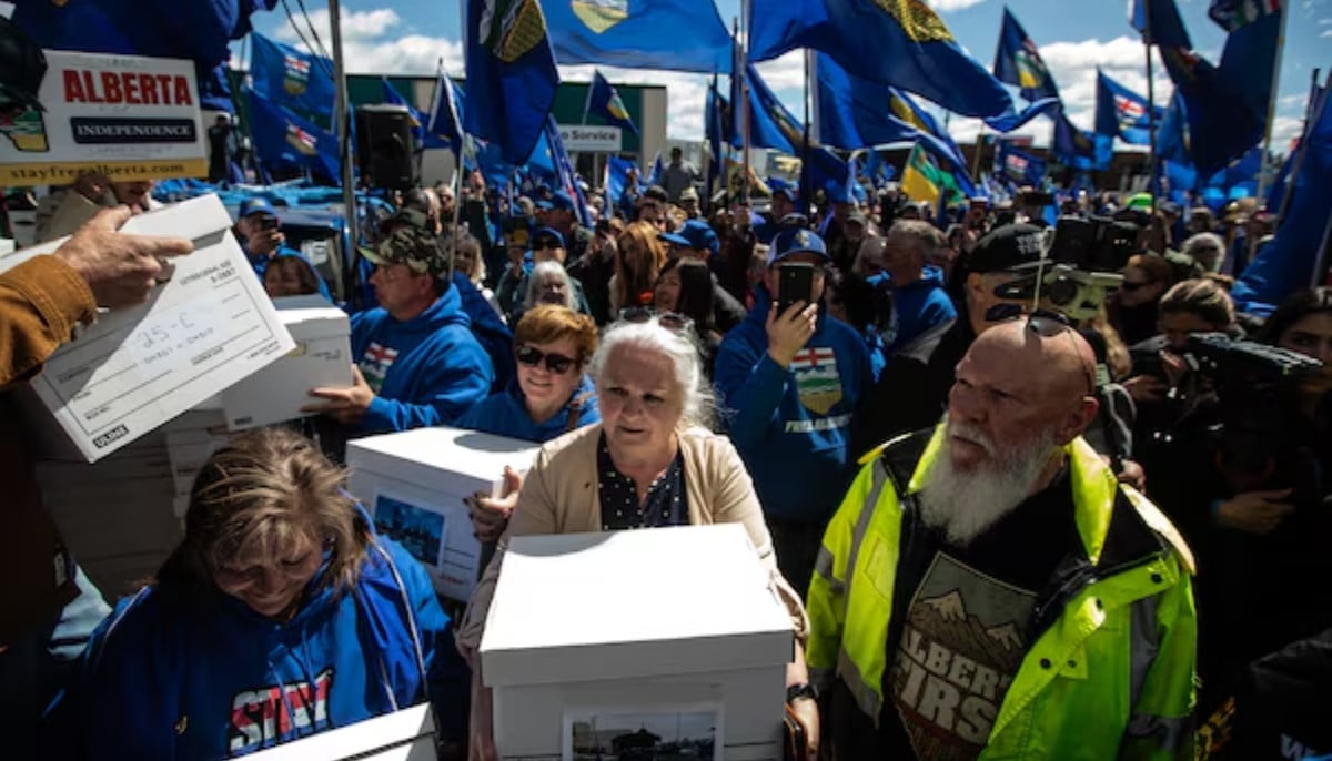 Alberta MLAs approve petition asking if province should remain in Canada