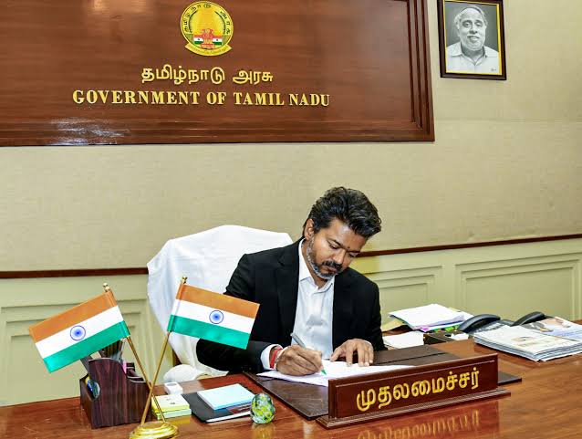 CM Vijay Meets Congress Leaders at Sathyamurthy Bhavan Ahead of Trust Vote – News Today | First with the news