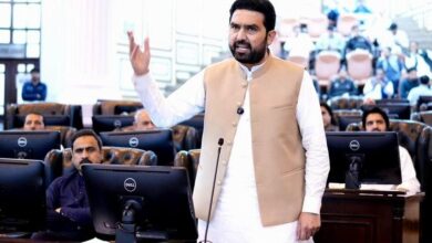 Chitral Times – صوبائی حکومت کا انوکھا احتجاج،  صوبہ بھر میں قلم چھوڑ ہڑتال کا اعلان 