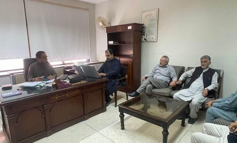 Chitral Times – چترال ۔ شندور روڈ پر ٹھیکہ دار کے واجبات ادا کیئے جاچکے ہیں، کام کی رفتار تیز کرنےکیلئے مؤثر اقدامات کیے جائیںگے، چیئرمین وزیراعظم انسپیکشن کمیشن بریگیڈیئر (ر) مظفر علی رنجھا