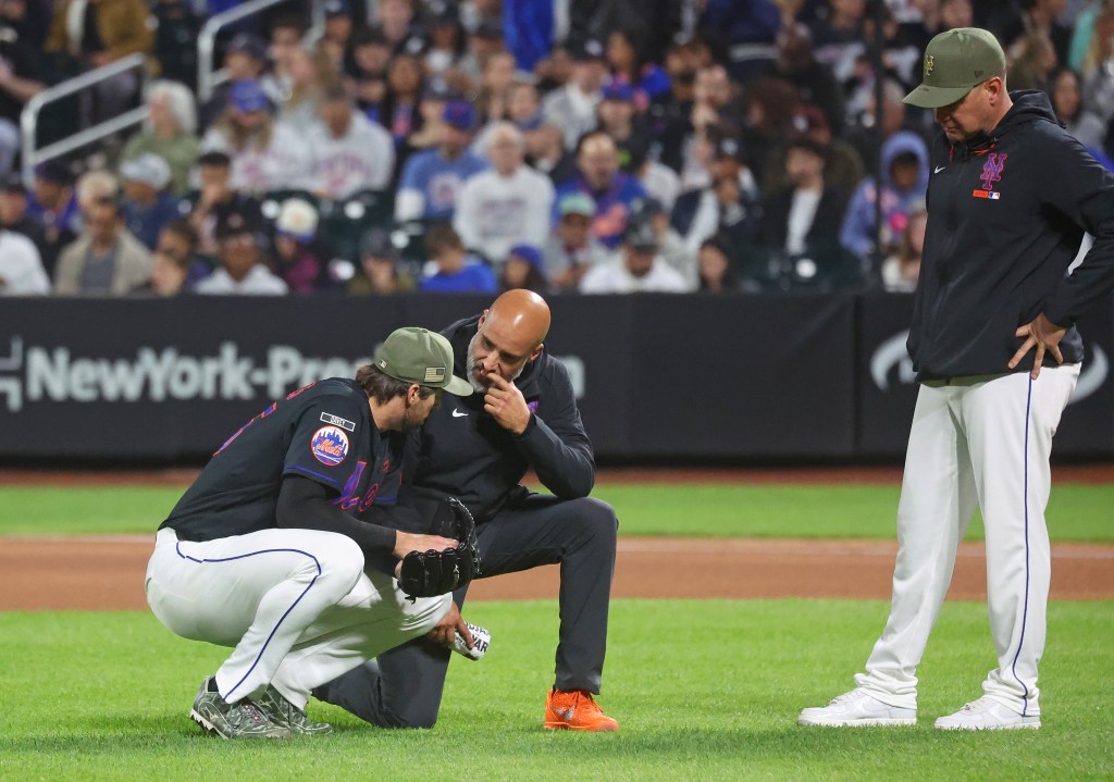 Clay Holmes fractures fibula in loss to Yankees in latest Mets injury nightmare