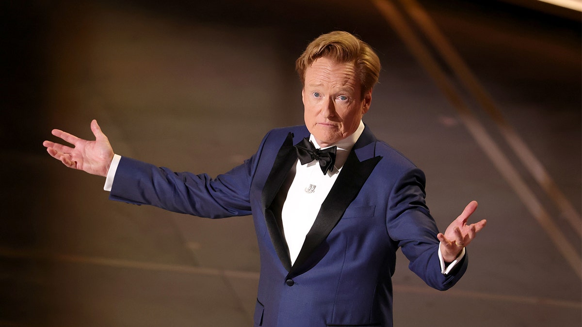 Conan O’Brien, Zach Galifianakis say it’s a ‘misconception’ that comedy shows only target conservatives