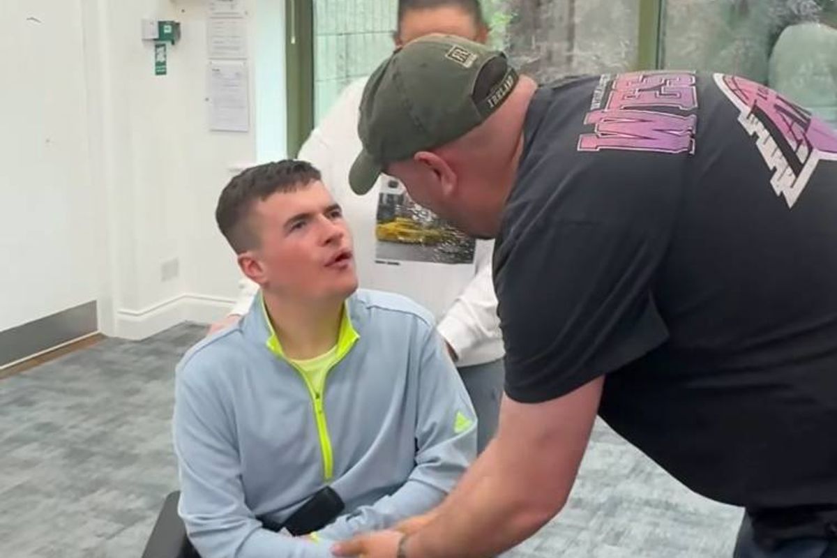 Cork family in disbelief as they collect record-breaking Cash Machine cheque