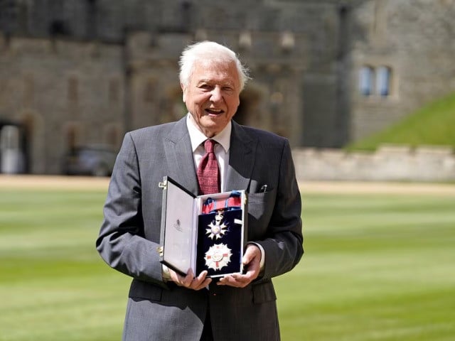 David Attenborough turns 100, ‘overwhelmed’ by birthday wishes | The Express Tribune
