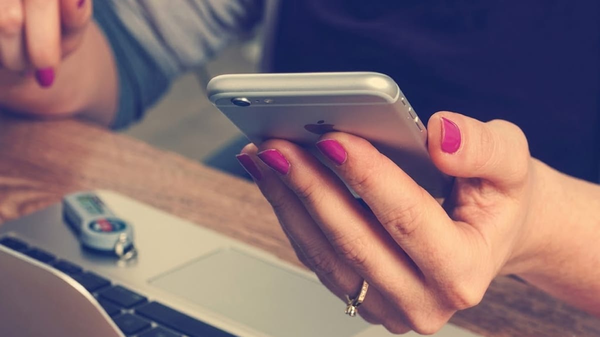 Dehradun Cyber Fraud : फेसबुक पर ‘सरोज मिश्रा’ से दोस्ती पड़ी भारी, डोईवाला के ठेकेदार ने गंवाए ₹1.20 करोड़ – Doon Horizon