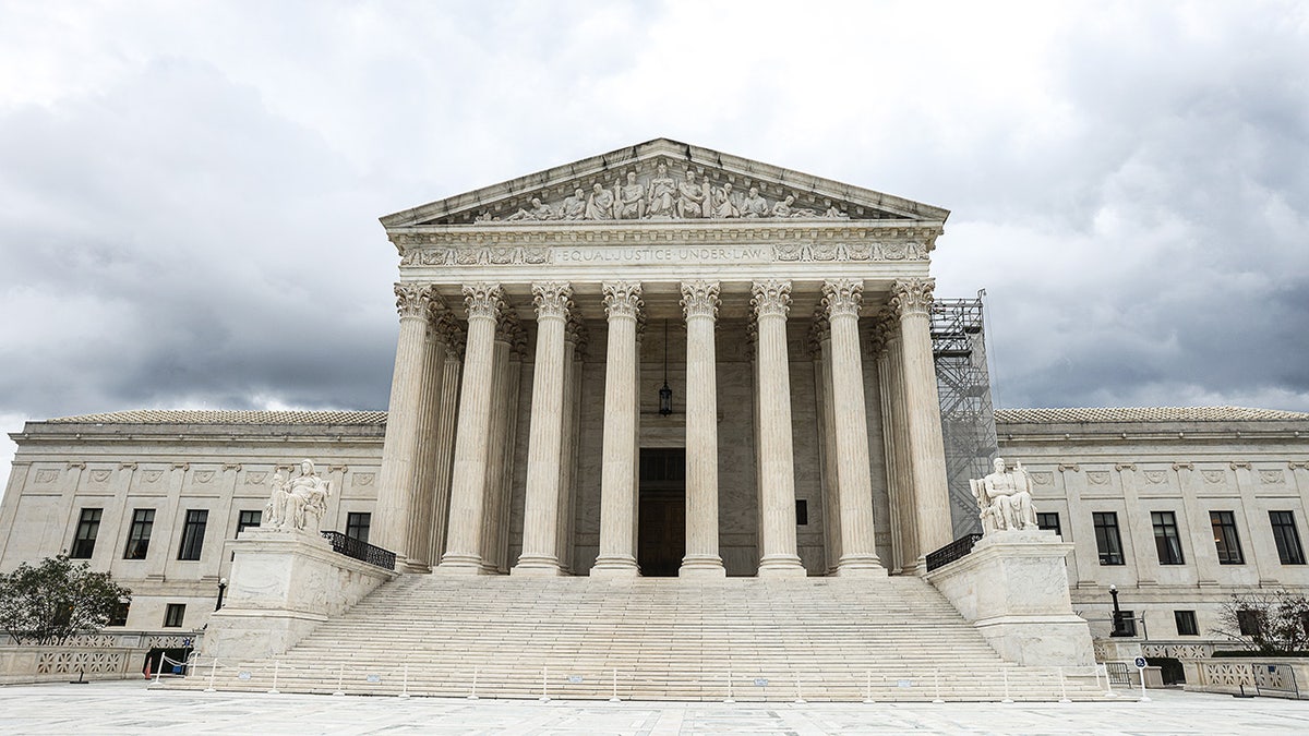 Dems circle the wagons by blaming GOP for their redistricting response ahead of midterms: ‘Very desperate’