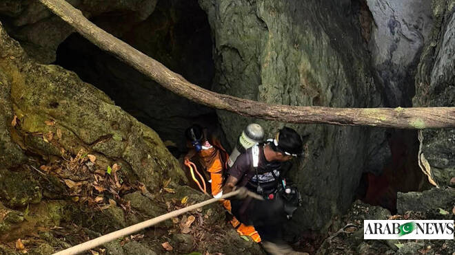 Diver says ‘racing against time’ to rescue 7 trapped in Laos cave