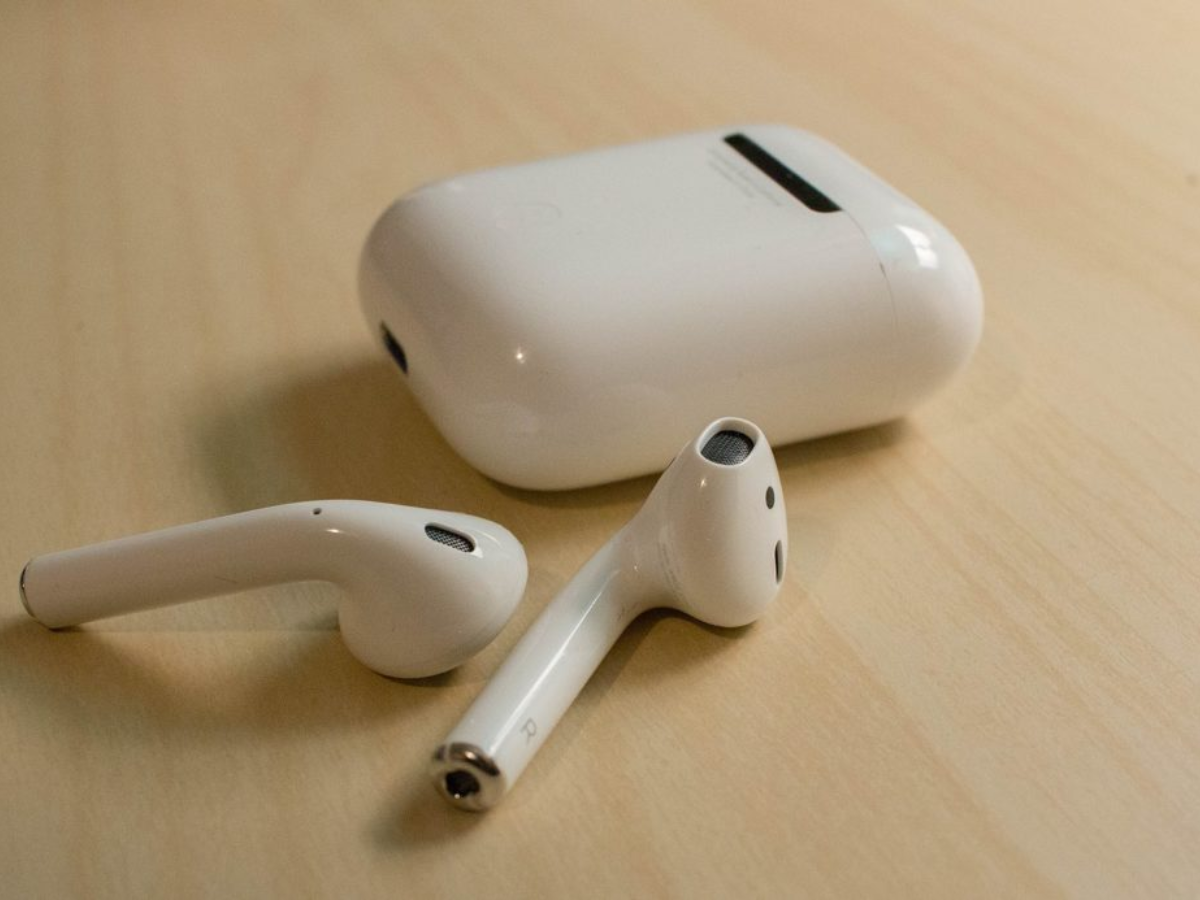 Do AirPods Cause Cancer? Why Many Celebrities Still Prefer Wired Earphones Despite Wireless Trend