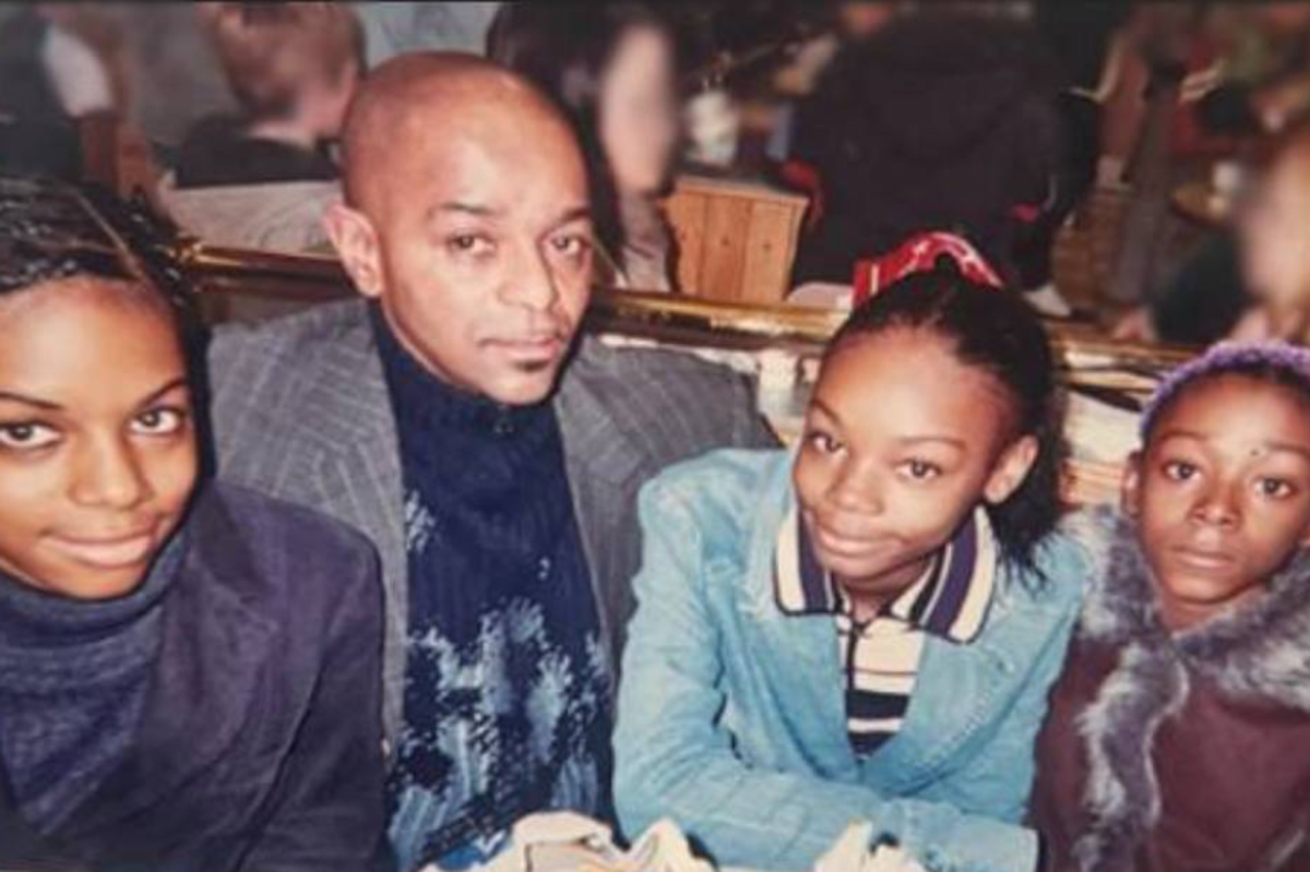 Father pays heartbreaking tribute to daughters who drowned in sea off Brighton beach