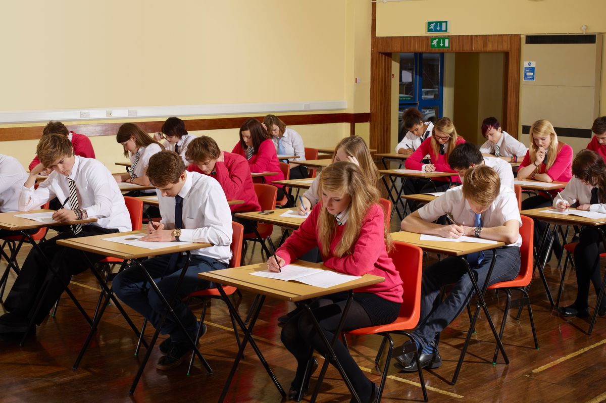 Female teacher struck off after relationship with student began in Leaving Cert summer