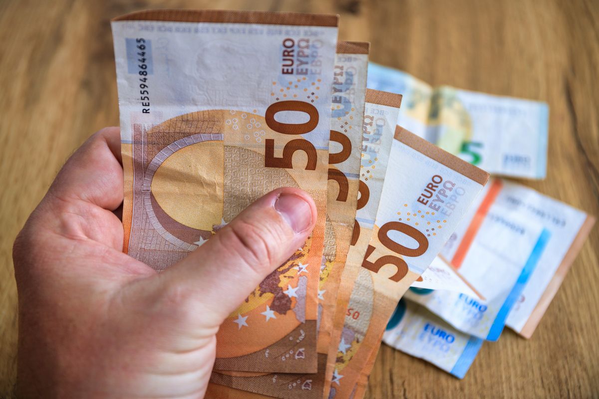 Five money changes in June: €2,000 lump sum, social welfare shake-up and more