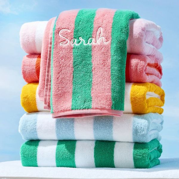 Fug Nation Loves Cute Beach and Pool Stuff – Go Fug Yourself