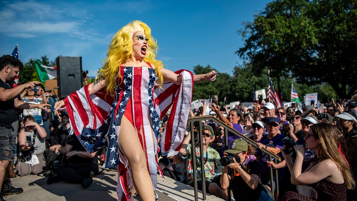 Georgia Pride group recruiting kids as young as 13 into drag shows sparks backlash
