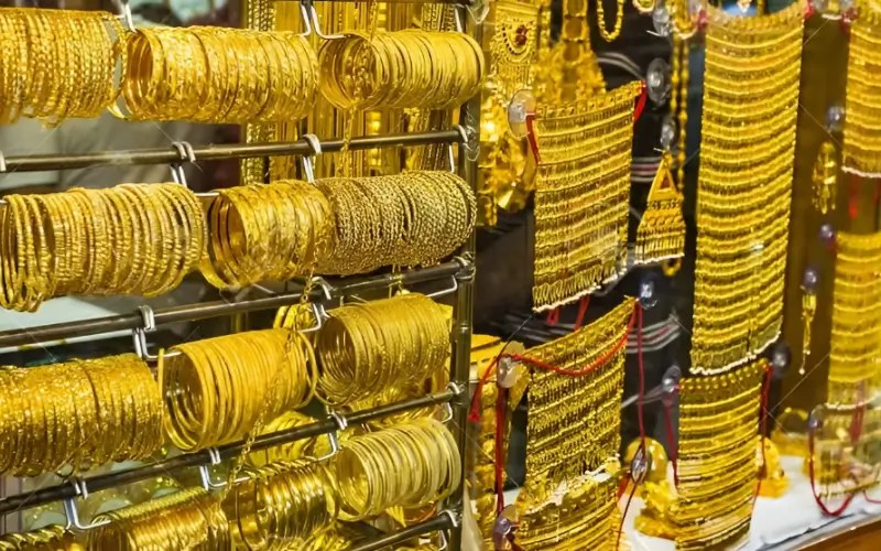 Gold prices increase by Rs 11,100 per tola