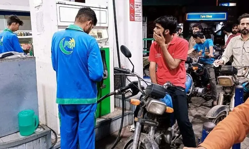 Govt reduces petrol by Rs6 per litre, high-speed diesel by Rs6.8