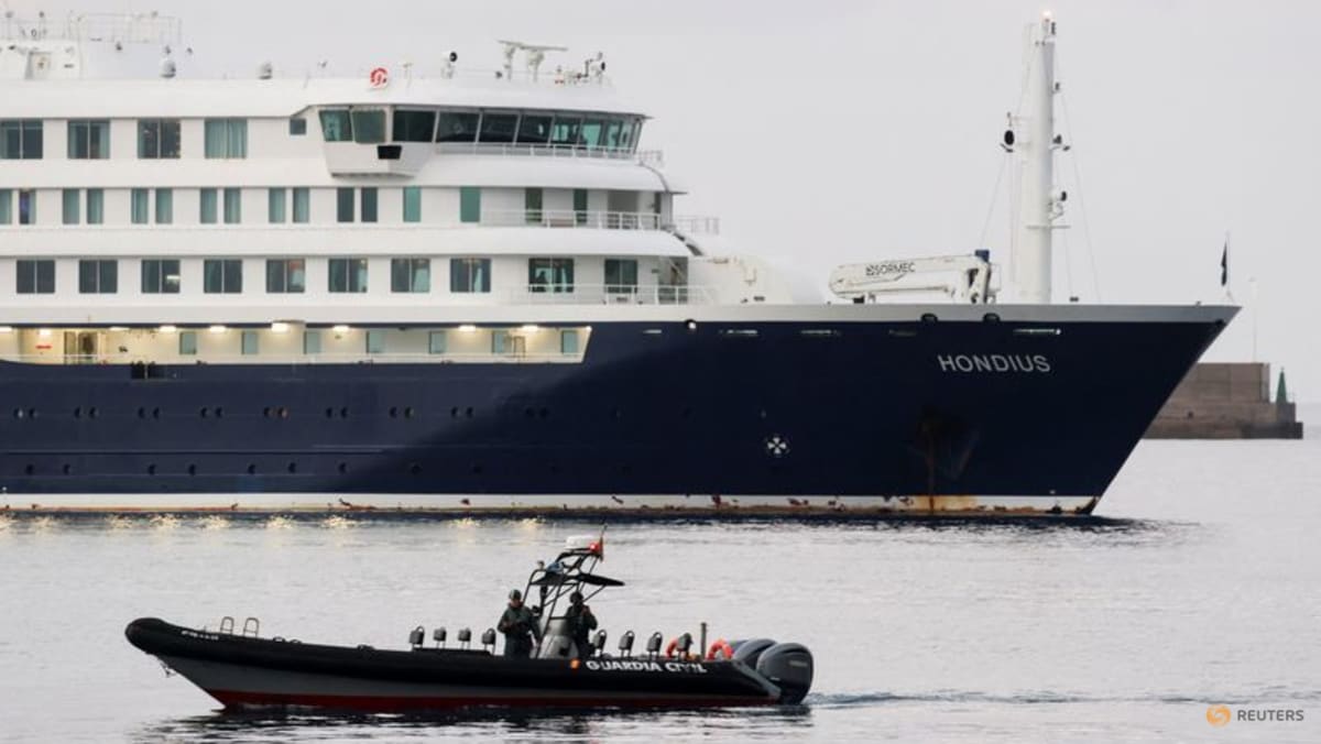Hantavirus-hit cruise ship arrives in Spain’s Canary Islands