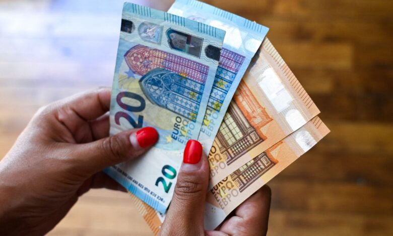 How parents can claim weekly payment of over €250