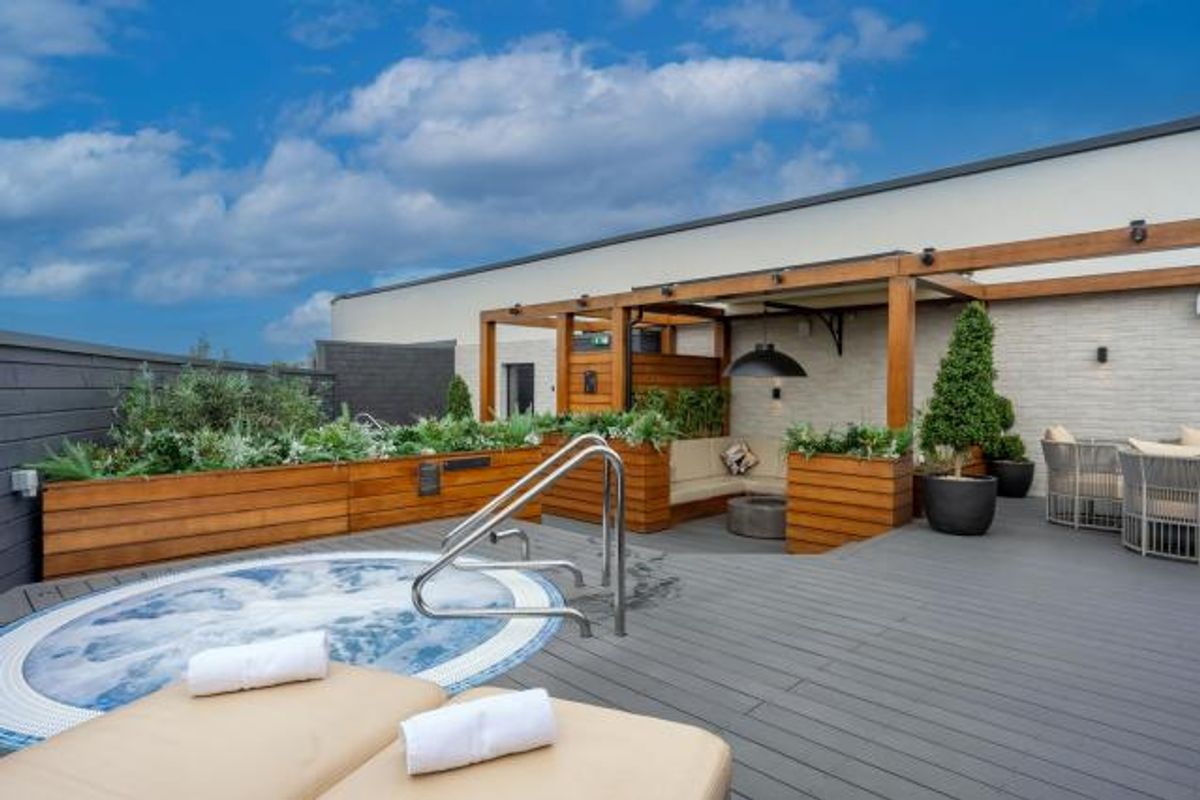 I stayed in a luxury hotel just outside of Dublin and it’s the perfect relaxing getaway