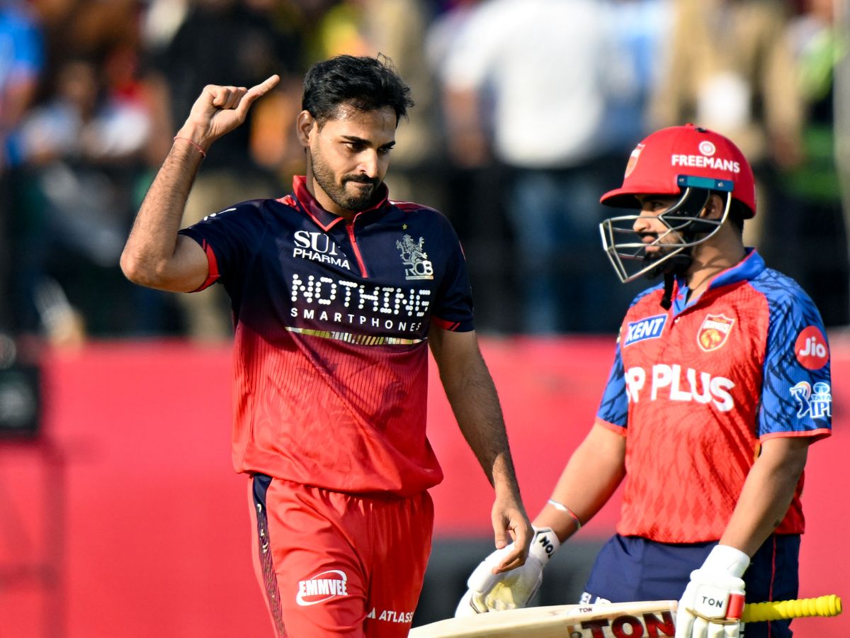 IPL 2026 Purple Cap: Bhuvneshwar Kumar Extends Lead Grip at Top Spot After PBKS vs RCB Clash | Full List of Top 10 Wicket-Takers