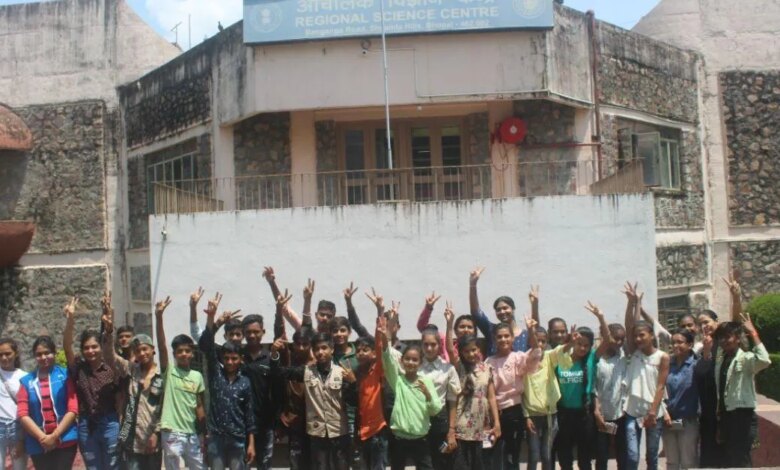 IPS Officer Educates 1000s in MP’s Villages, Helps Them Escape Intergenerational Sex Work