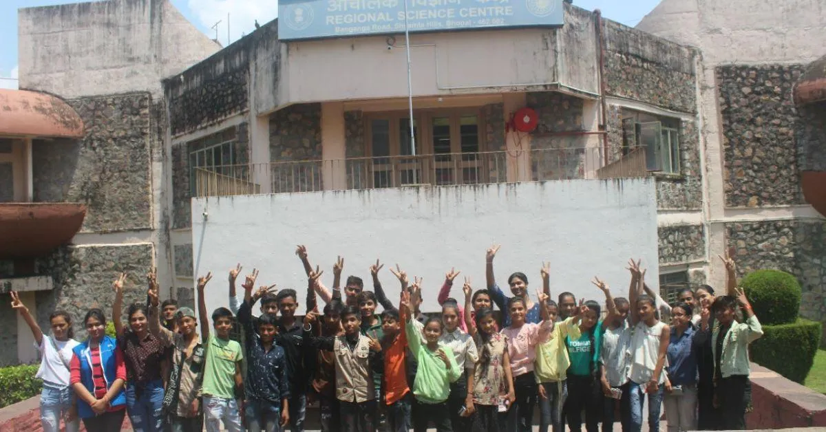 IPS Officer Educates 1000s in MP’s Villages, Helps Them Escape Intergenerational Sex Work