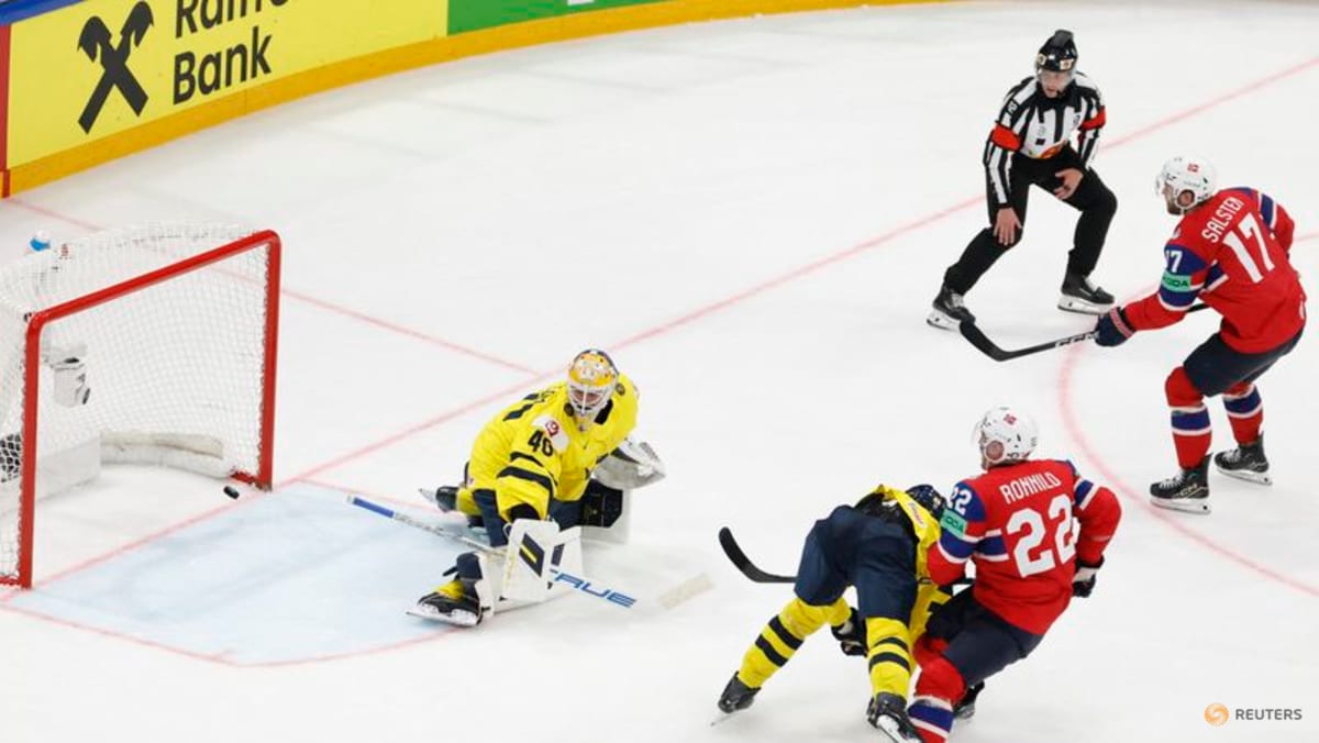 Ice hockey-Norway stun Sweden after 15 years to boost playoff hopes at World Championship