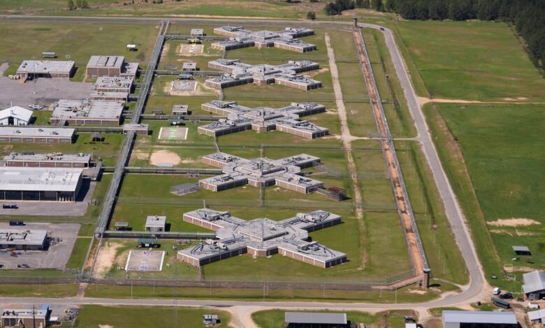 Independent agency overseeing misconduct in immigration detention facilities shut down