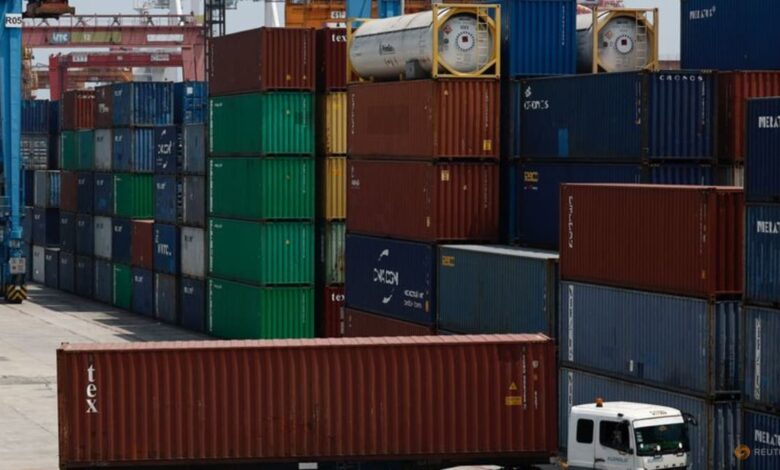 Indonesia’s March trade surplus expands to .32 billion