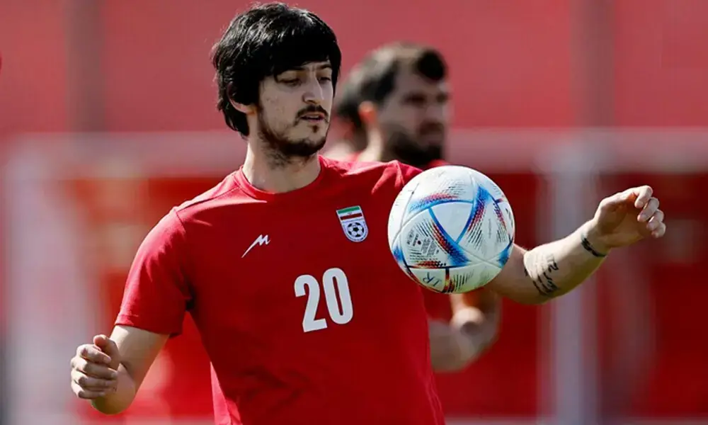 Iranian VP urges striker Azmoun’s return to national team