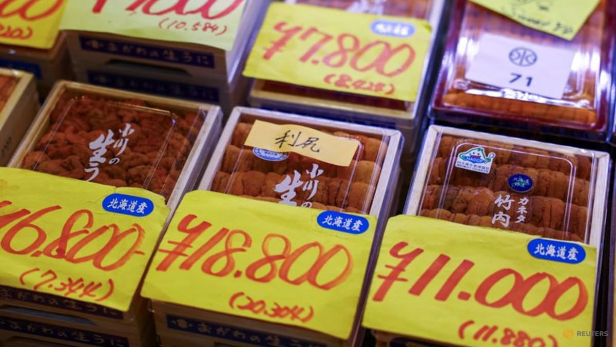 Japan April wholesale prices rise 4.9 pct yr/yr