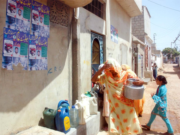 Karachi Another water supply issue  | Express News