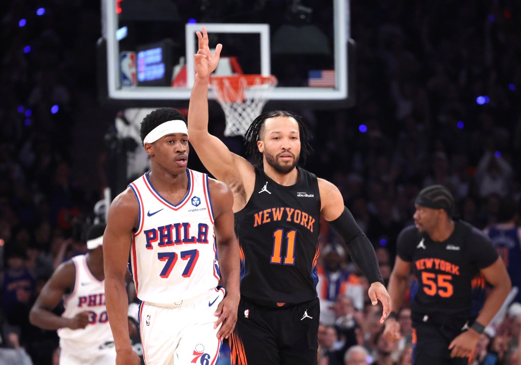 Knicks claw past Joel Embiid-less 76ers in tense Game 2 victory