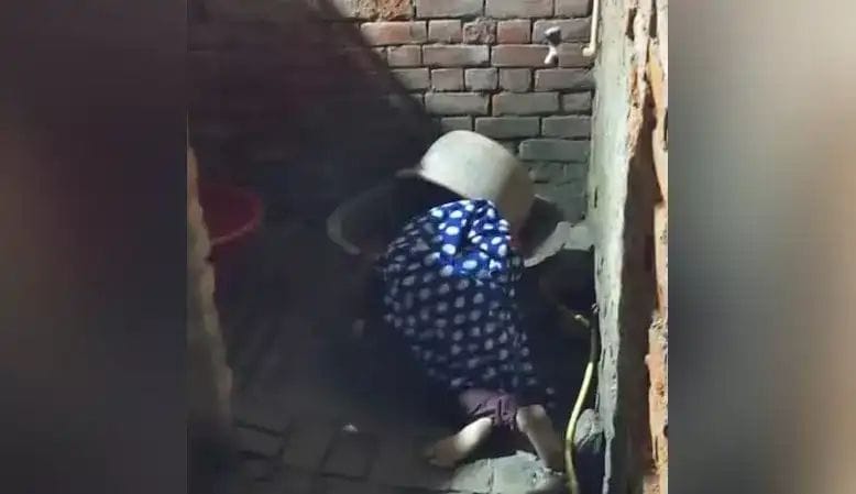 Lucknow Double Murder: मां और नेत्रहीन बेटे की बेरहमी से हत्या,