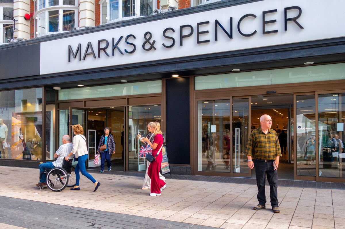 M&S ‘comfy’ €29 shorts are ‘lovely for holidays’ and ‘flatter rounder stomachs’