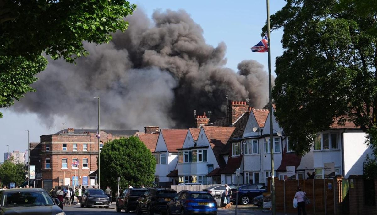 Massive fire erupts near Golders Green supermarket, prompting emergency response