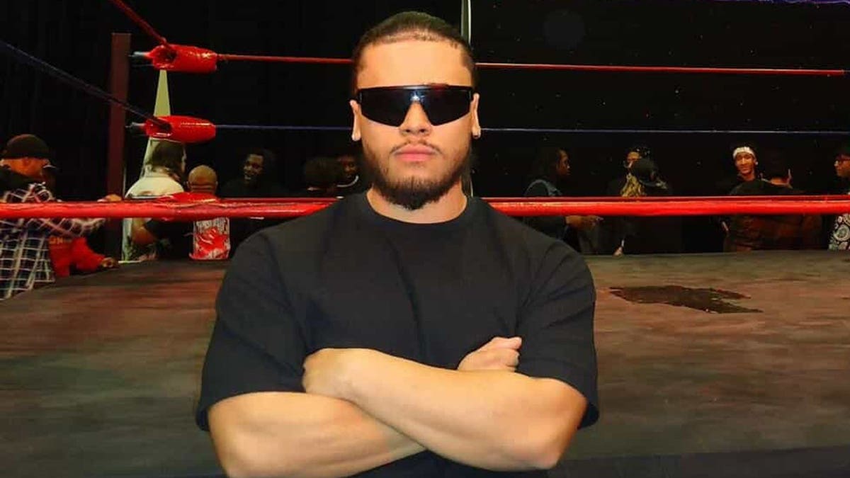 Meet Dono Hefner: The pro wrestler using social media as the ultimate weapon to get noticed