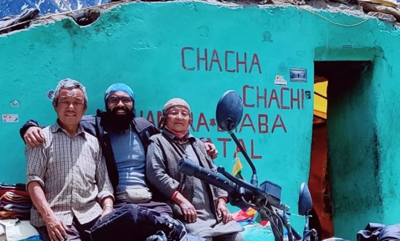 Meet the Couple Behind Ladakh’s Chacha-Chachi Dhaba, a Lifeline in Snowstorms at 11000 Feet