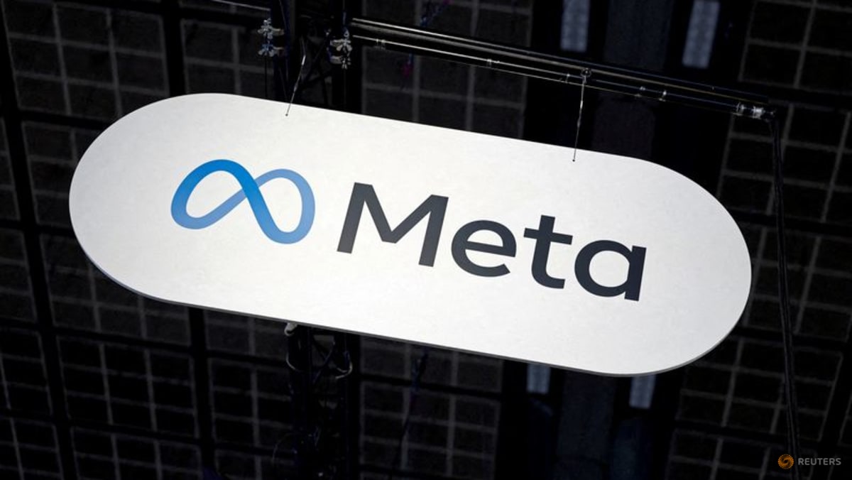 Meta offers rival AI chatbots free access to WhatsApp for a month