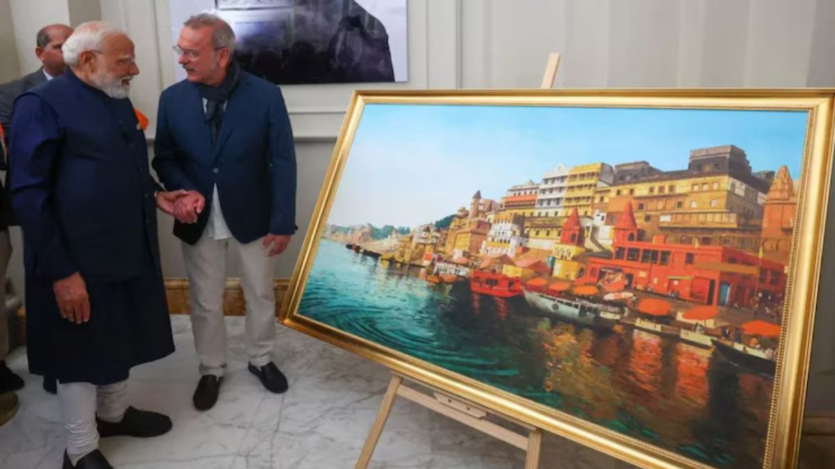 Modi Receives Varanasi Painting Gift from Italian Artist in Rome