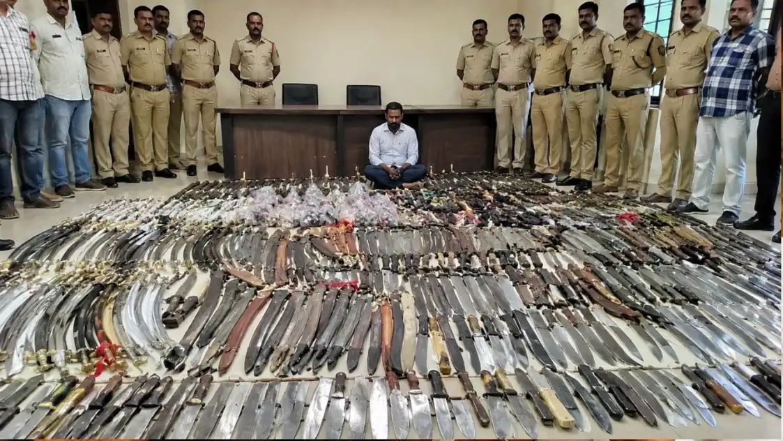 Nanded Weapons Seized: क्या धर्म के नाम पर दहलाने की थी तैयारी, �