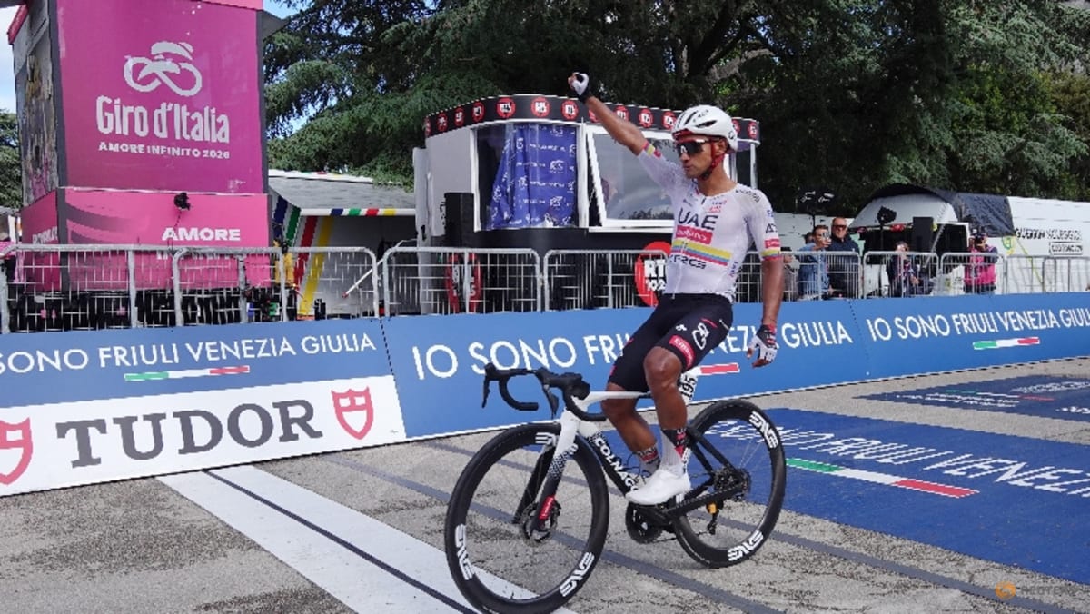 Narvaez strikes again with solo victory in gruelling Giro stage eight