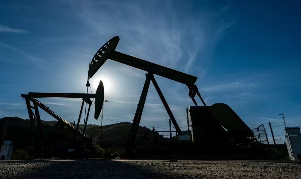 Oil Prices Jump After Renewed Fighting, Markets Remain Volatile