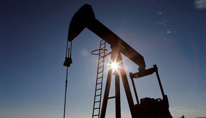 Oil falls, Asian stocks climb on hopes of US-Iran Hormuz deal