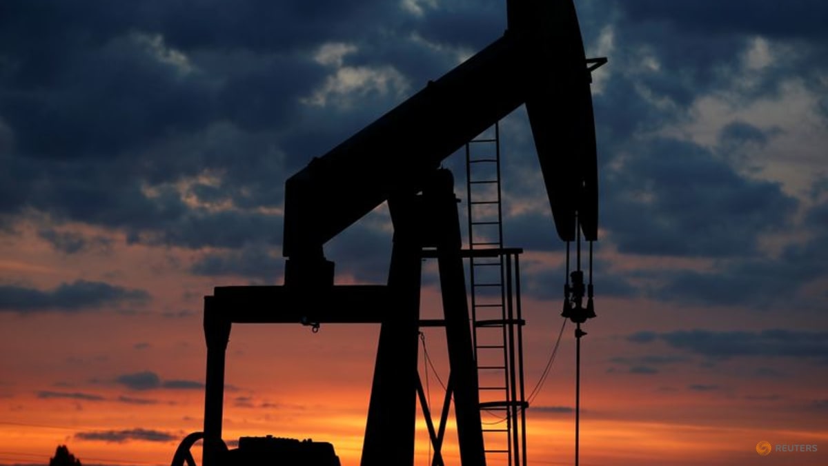 Oil settles higher as hopes of peace in the Middle East dwindle