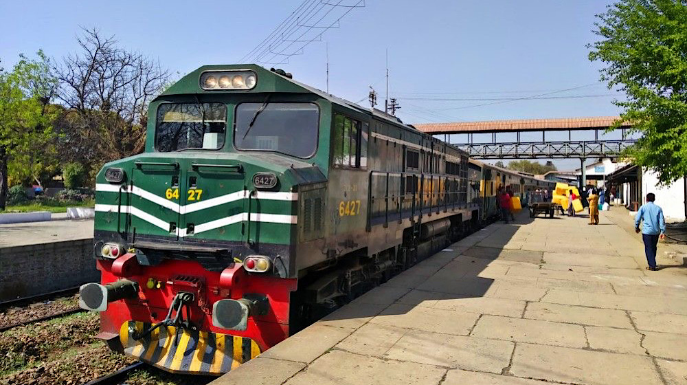 Pakistan Railways Announces Launch Date for Upgraded Awam Express