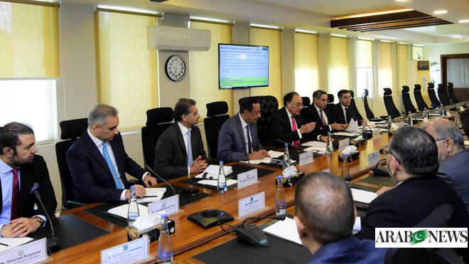 Pakistan holds pre-budget talks with key sectors as FY27 focus turns to savings, tax reform